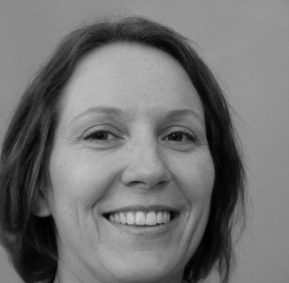 Professional team member at Pryvanto Nulmosis specializing in data analysis solutions